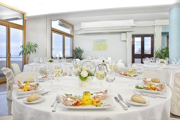 Hotel Mistral Термоли Экстерьер фото